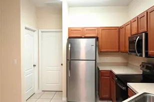 4239 Winding Vine Dr, Lakeland, FL 33812 - Photo 5