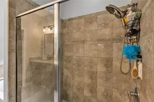 2250 Bella Luna Cir, Lakeland, FL 33810 - Photo 19