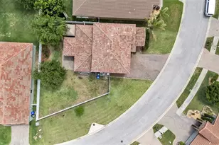 2250 Bella Luna Cir, Lakeland, FL 33810 - Photo 9