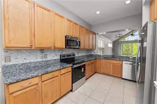 30816 Pumpkin Ridge Dr, Wesley Chapel, FL 33543 - Photo 5