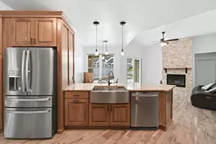 2214 Longmore Cir, Valrico, FL 33596 - Photo 21