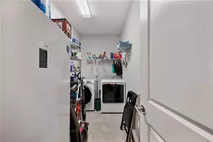 437 Sapphire Dr, Davenport, FL 33837 - Photo 9