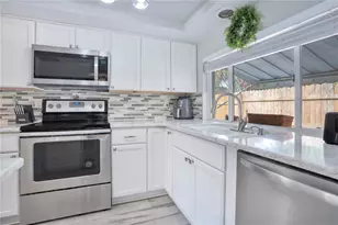 391 N Walton Ave, Tarpon Springs, FL 34689 - Photo 13