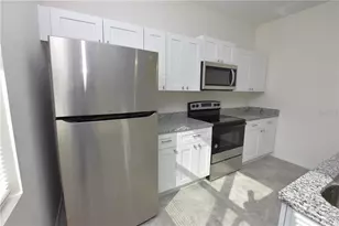 206 W Crescent Dr, Lakeland, FL 33805 - Photo 3