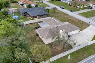 1743 Wilshire Ct, Lakeland, FL 33809 - Photo 5