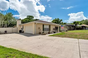 1743 Wilshire Ct, Lakeland, FL 33809 - Photo 7