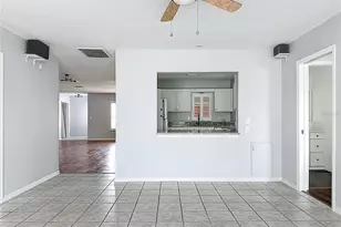 1618 Bentwood Dr, Sun City Center, FL 33573 - Photo 15