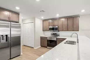 322 Chesapeake Dr, Saint Cloud, FL 34771 - Photo 5