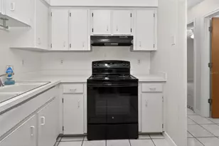 1140 Dosseywood Ln, Lakeland, FL 33811 - Photo 9