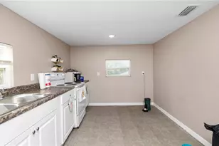 1128 Stella Ave N, Lakeland, FL 33805 - Photo 7