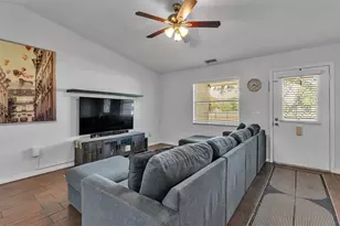 1434 Periwinkle Ct, Lakeland, FL 33811 - Photo 3
