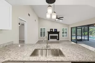 2800 Hammock Dr, Plant City, FL 33566 - Photo 7