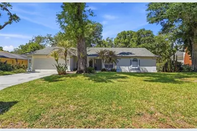 2800 Hammock Drive, Plant City, FL 33566 - Photo 1