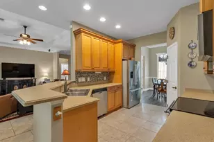 3940 Sunnywood Cir, Lakeland, FL 33812 - Photo 11