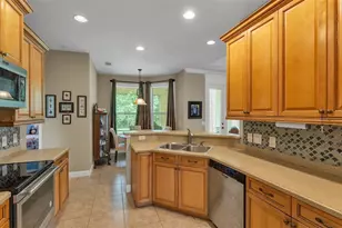 3940 Sunnywood Cir, Lakeland, FL 33812 - Photo 11