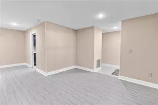 1929 Valencia Way, Clearwater, FL 33764 - Photo 13
