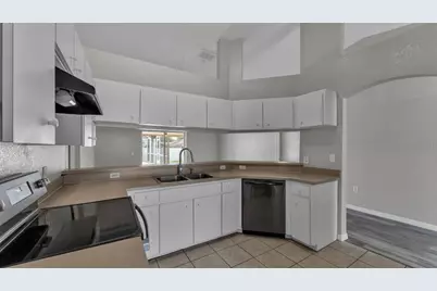 5284 English Drive, Lakeland, FL 33812 - Photo 9