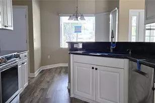 5352 Camberlea Ave, Zephyrhills, FL 33541 - Photo 9