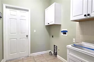 5352 Camberlea Ave, Zephyrhills, FL 33541 - Photo 23