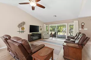 6101 Magpie Dr, Lakeland, FL 33809 - Photo 9
