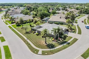 8721 Crystal Creek Ct, Land O Lakes, FL 34638 - Photo 5