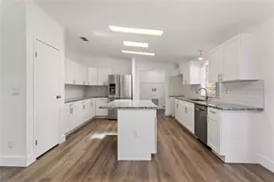 486 Lindsey Dr, Lakeland, FL 33809 - Photo 7