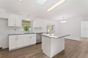 486 Lindsey Dr, Lakeland, FL 33809 - Photo 3