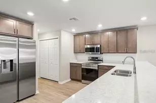 334 Chesapeake Dr, Saint Cloud, FL 34771 - Photo 5