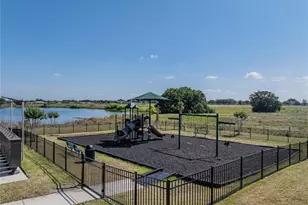 3307 Costello Cir, Winter Haven, FL 33884 - Photo 5