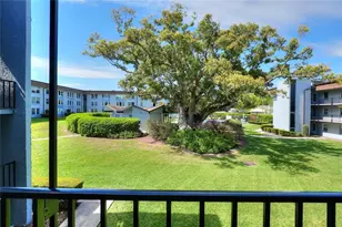333 Lake Howard Dr NW, Winter Haven, FL 33880 - Photo 5