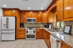 4216 Forest Hills Dr, Lakeland, FL 33813 - Photo 11