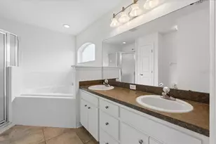 3221 Merlot Dr, Lakeland, FL 33811 - Photo 21