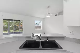 3221 Merlot Dr, Lakeland, FL 33811 - Photo 13