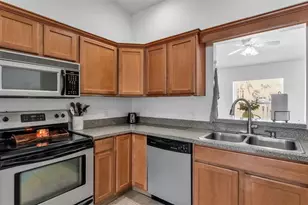 6146 Mission Dr, Lakeland, FL 33812 - Photo 9