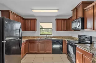 2447 Torrens Dr, Lakeland, FL 33805 - Photo 9
