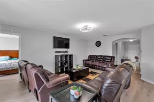 2447 Torrens Dr, Lakeland, FL 33805 - Photo 11