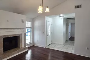 1113 Cinnamon Way E, Lakeland, FL 33801 - Photo 9