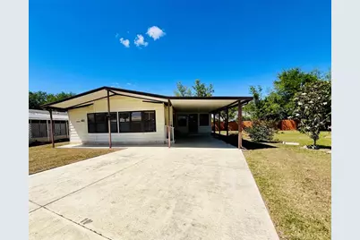 35935 Tanda Circle, Zephyrhills, FL 33541 - Photo 3