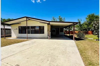 35935 Tanda Circle, Zephyrhills, FL 33541 - Photo 1
