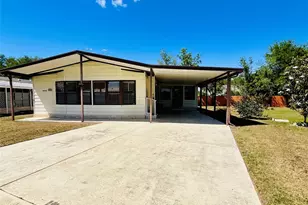 35935 Tanda Cir, Zephyrhills, FL 33541 - Photo 1