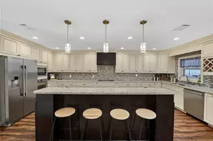 4615 Kings Point Ct, Lakeland, FL 33813 - Photo 9