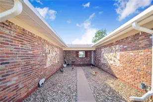 1212 W Lake Buckeye Dr, Winter Haven, FL 33881 - Photo 9