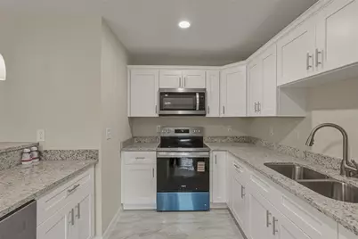 2428 Mosswood Lane, Lakeland, FL 33801 - Photo 13