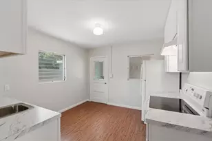 2437 Jungle St, Lakeland, FL 33801 - Photo 9
