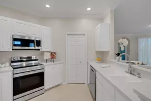 684 Grasslands Village Cir, Lakeland, FL 33803 - Photo 9