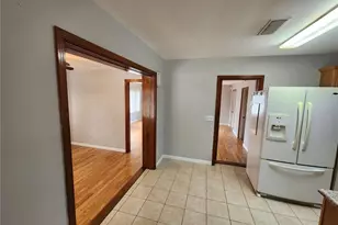2621 Canal Dr N, Lakeland, FL 33801 - Photo 9