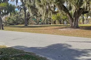 2230 4th St, Mulberry, FL 33860 - Photo 11