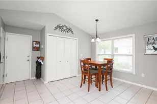 5525 Club Hill E, Lakeland, FL 33813 - Photo 23