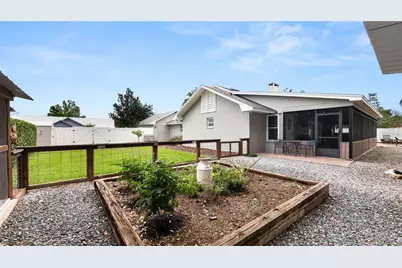 5525 Club Hill E, Lakeland, FL 33813 - Photo 3
