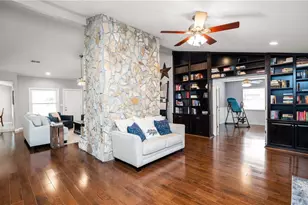 5525 Club Hill E, Lakeland, FL 33813 - Photo 11